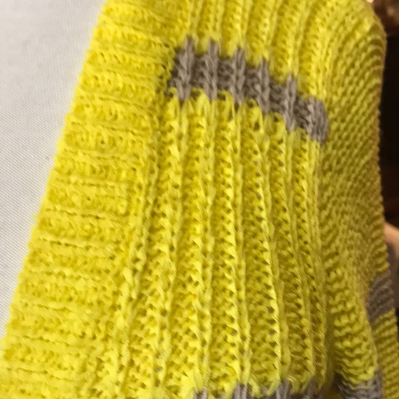 LOFT YELLOW/GRAY CARDI. SIZE M - Picture 2 of 6